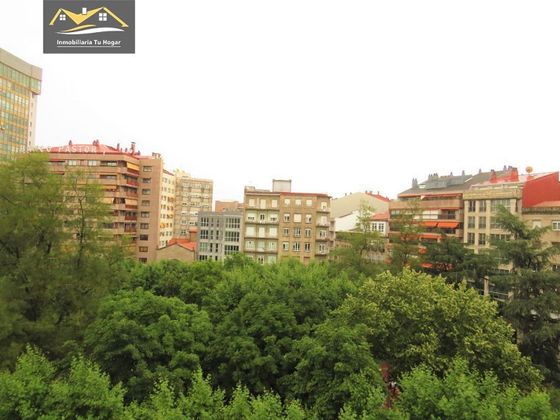 Foto 2 de Venta de piso en Centro - Ourense de 3 habitaciones con garaje y aire acondicionado