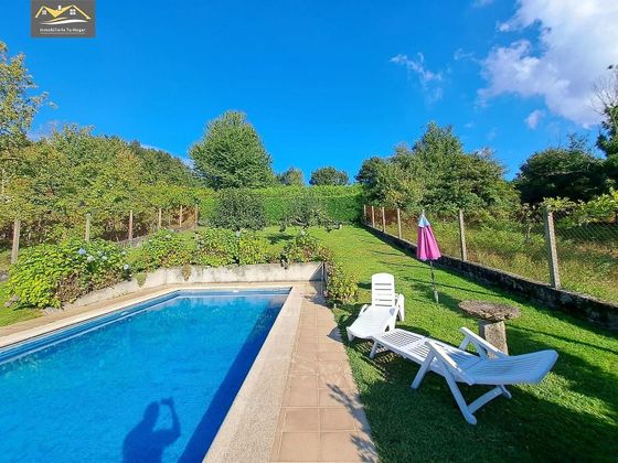 Foto 1 de Xalet en venda a Gomesende de 4 habitacions amb piscina i garatge