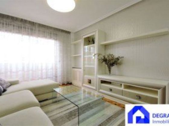 Foto 2 de Pis en venda a La Ería - Masip de 3 habitacions amb terrassa i garatge