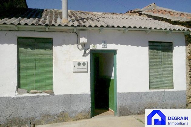 Foto 1 de Venta de casa en Val de San Lorenzo de 5 habitaciones y 309 m²
