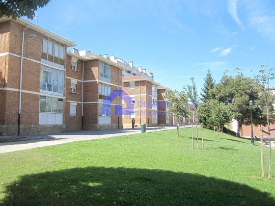 Foto 1 de Pis en lloguer a Milán - Pumarín - Teatinos de 3 habitacions amb terrassa i mobles