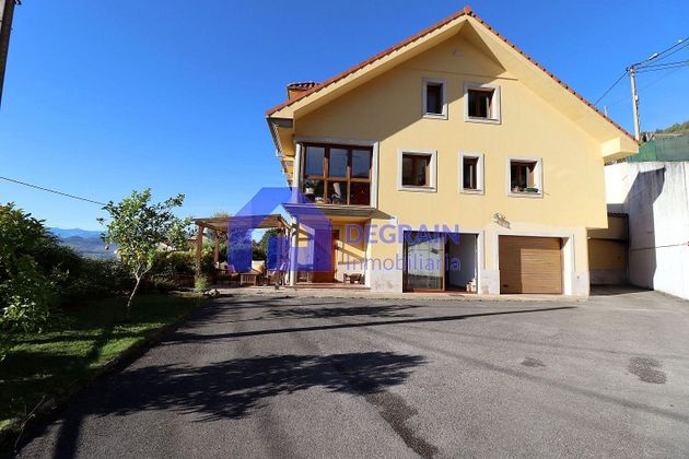 Foto 2 de Casa adossada en lloguer a Parroquias de Oviedo de 3 habitacions amb terrassa i garatge