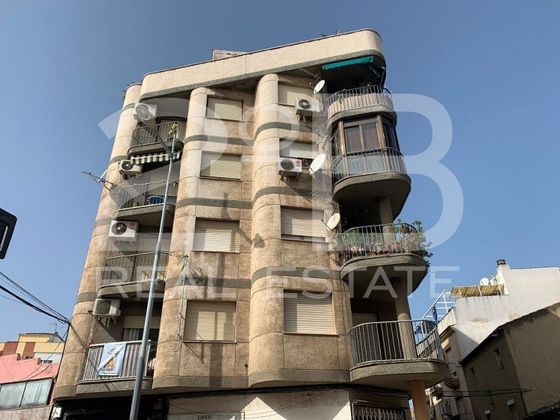 Foto 1 de Pis en venda a calle Moredal de 3 habitacions amb terrassa i ascensor