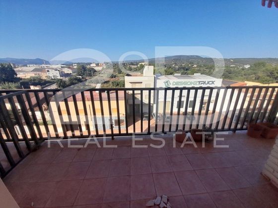 Foto 2 de Pis en venda a avenida Valencia de 4 habitacions amb terrassa