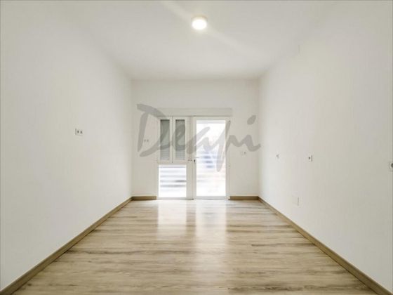 Foto 2 de Piso en venta en Berruguete de 1 habitación con balcón y aire acondicionado