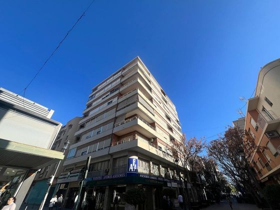 Foto 2 de Piso en venta en calle Juan Ramón Jiménez de 4 habitaciones con terraza y balcón