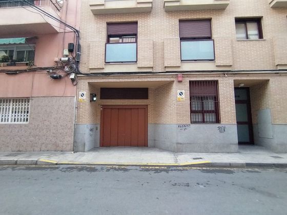 Foto 2 de Garaje en venta en calle Canovas del Castillo de 12 m²