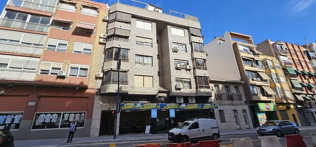 Foto 2 de Venta de piso en calle Del Maestro Alonso de 4 habitaciones con ascensor