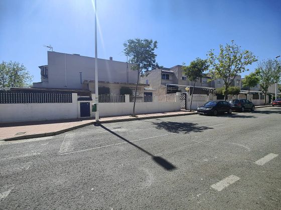 Foto 2 de Casa en venda a calle Del Rector de 3 habitacions amb terrassa i piscina