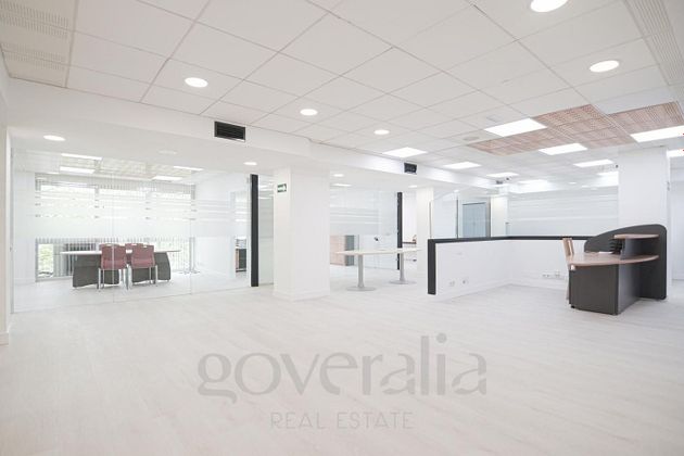 Foto 2 de Alquiler de oficina en Castilla con garaje y aire acondicionado