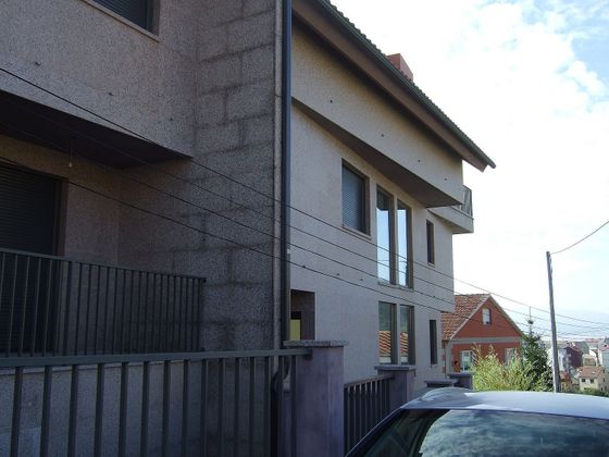 Foto 1 de Casa en venda a Cangas de 4 habitacions amb terrassa i garatge