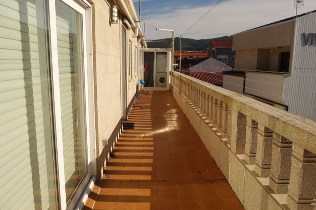 Foto 2 de Venta de piso en Cangas de 2 habitaciones con terraza y garaje