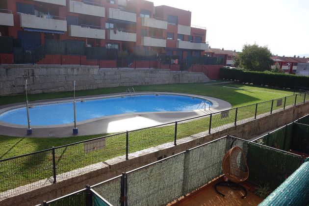 Foto 1 de Dúplex en venda a Cangas de 3 habitacions amb terrassa i piscina
