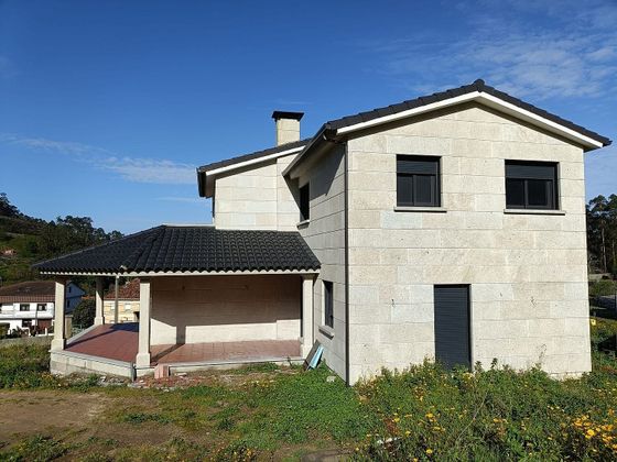 Foto 2 de Xalet en venda a Bueu de 4 habitacions amb terrassa i garatge