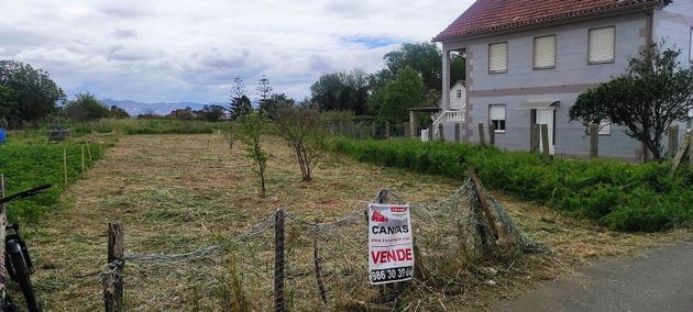 Foto 1 de Venta de terreno en Moaña de 989 m²