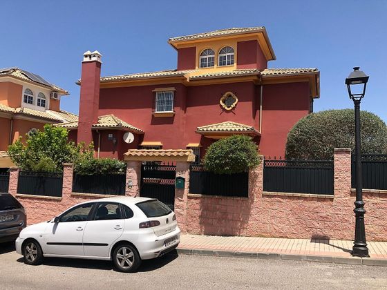 Foto 2 de Xalet en venda a calle Estacada del Cura de 4 habitacions amb terrassa i piscina