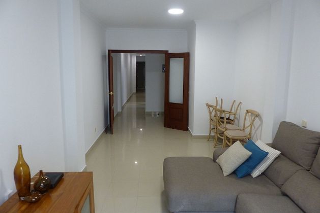 Foto 2 de Piso en alquiler en Alcaravaneras de 3 habitaciones con garaje y muebles