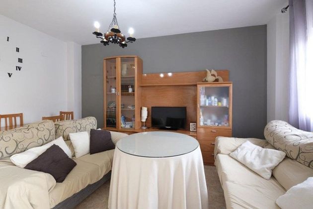 Foto 1 de Casa en venda a calle Andres Segovia de 3 habitacions amb aire acondicionat