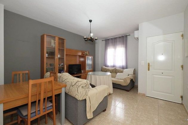 Foto 2 de Casa en venda a calle Andres Segovia de 3 habitacions amb aire acondicionat