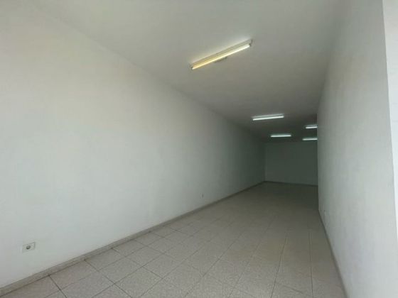 Foto 2 de Local en alquiler en Carrizal de 120 m²