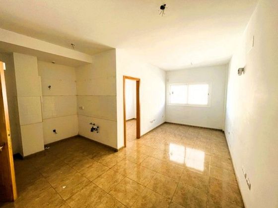 Foto 2 de Venta de piso en Vecindario norte-Cruce Sardina de 2 habitaciones con garaje y ascensor