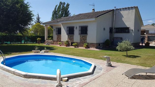 Foto 1 de Xalet en venda a Manzanares el Real de 3 habitacions amb terrassa i piscina