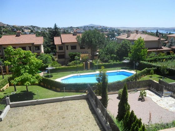 Foto 2 de Casa en lloguer a Manzanares el Real de 4 habitacions amb terrassa i piscina