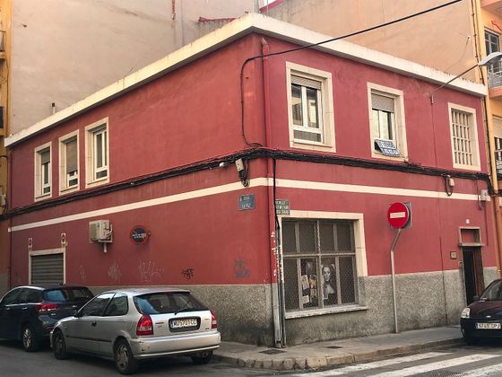 Foto 2 de Edifici en venda a calle Maximiliano Garcia Soriano amb calefacció