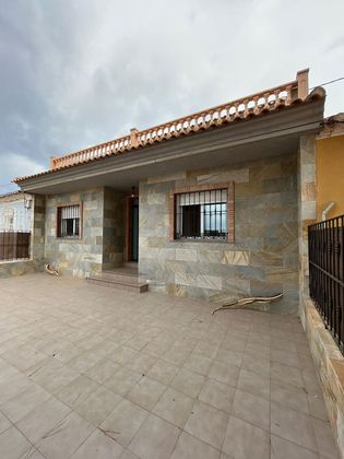 Foto 2 de Casa adossada en venda a calle Paraje Hermita la Mina de 4 habitacions amb terrassa i piscina