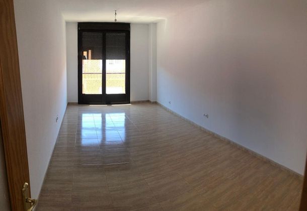 Foto 2 de Piso en venta en Fuensalida de 2 habitaciones con garaje y ascensor