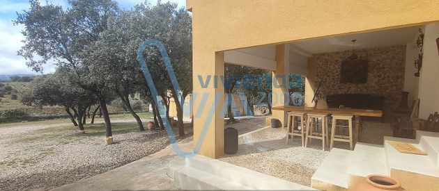 Foto 2 de Xalet en venda a Pedrezuela de 3 habitacions amb jardí i calefacció