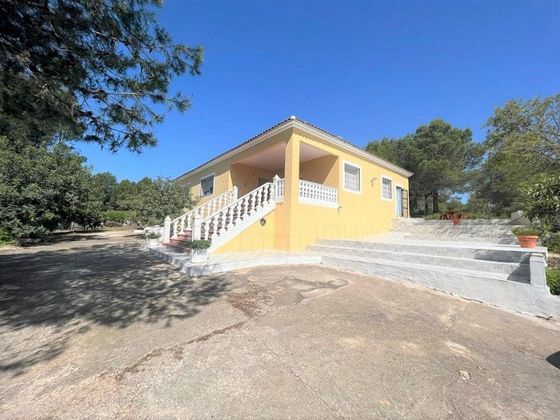 Foto 1 de Xalet en venda a Pedralba de 5 habitacions amb terrassa i piscina