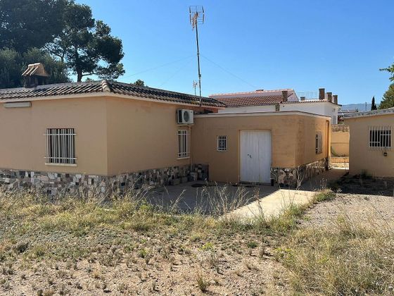 Foto 2 de Xalet en venda a Villar del Arzobispo de 5 habitacions amb terrassa i garatge