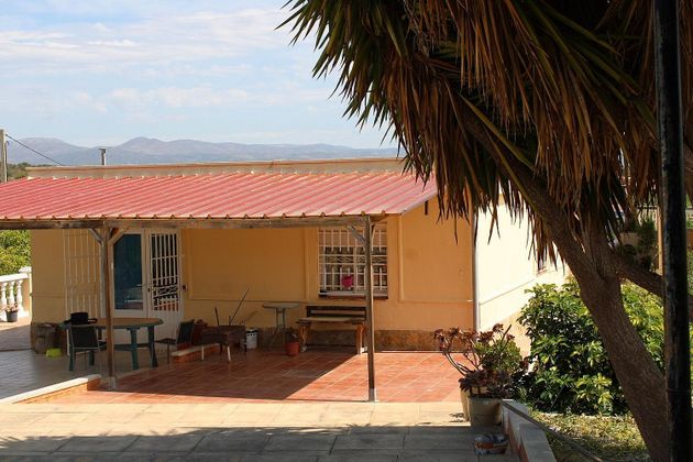 Foto 2 de Xalet en venda a Santa Bárbara de 5 habitacions amb terrassa i piscina