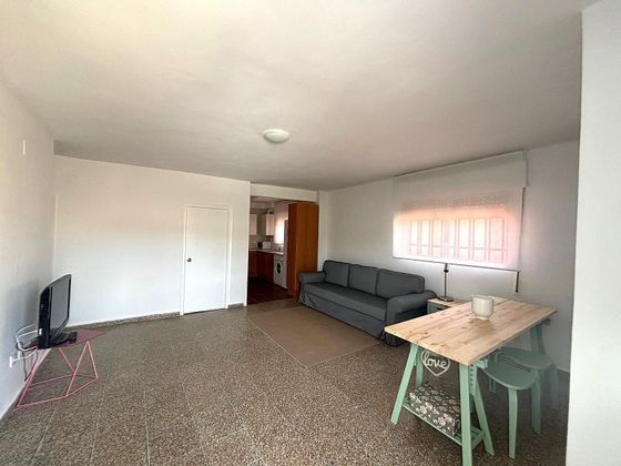 Foto 1 de Alquiler de piso en Urbanizaciones de 3 habitaciones con terraza y muebles