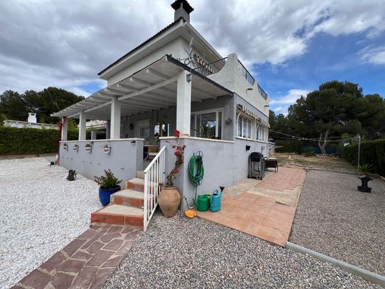 Foto 1 de Chalet en venta en Centro - El Castillo de 5 habitaciones con terraza y piscina