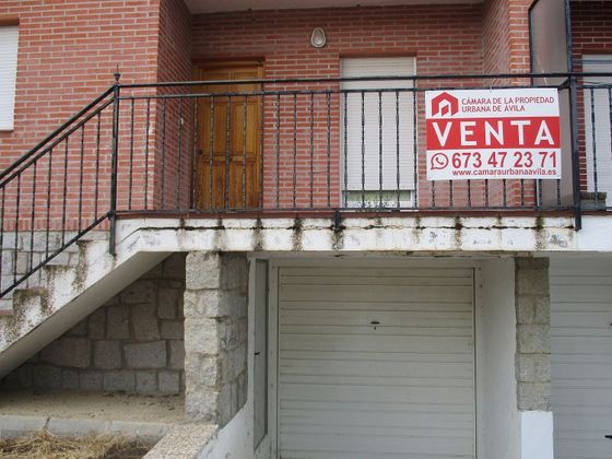 Foto 1 de Casa adossada en venda a calle De la Iglesia de 3 habitacions amb terrassa i garatge