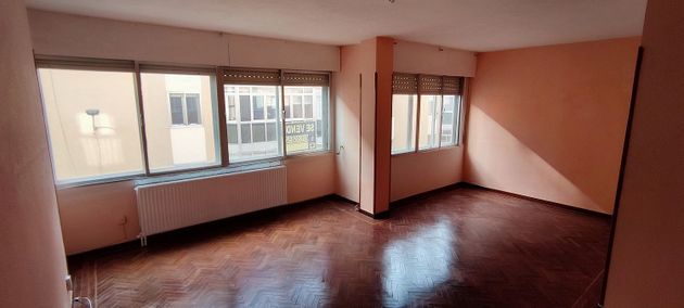 Foto 1 de Venta de piso en calle Segovia de 4 habitaciones con garaje y calefacción