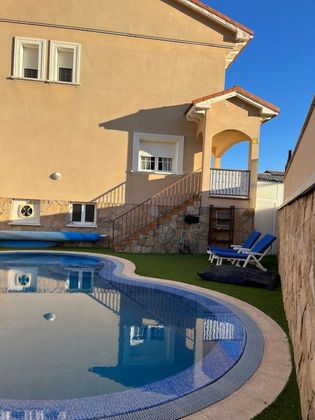 Foto 2 de Venta de casa en Sotillo de la Adrada de 4 habitaciones con terraza y piscina