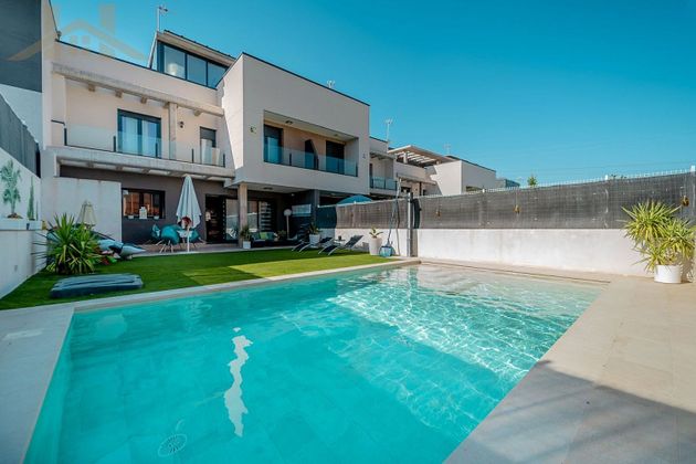 Foto 1 de Casa en venta en calle De Murillo de 4 habitaciones con terraza y piscina