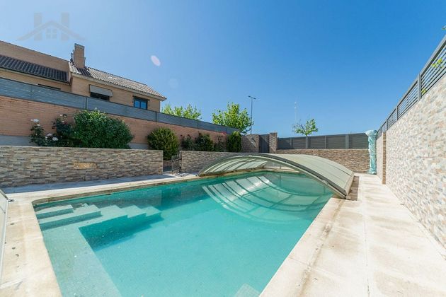 Foto 2 de Casa en venda a calle De Cadaqués de 5 habitacions amb terrassa i piscina