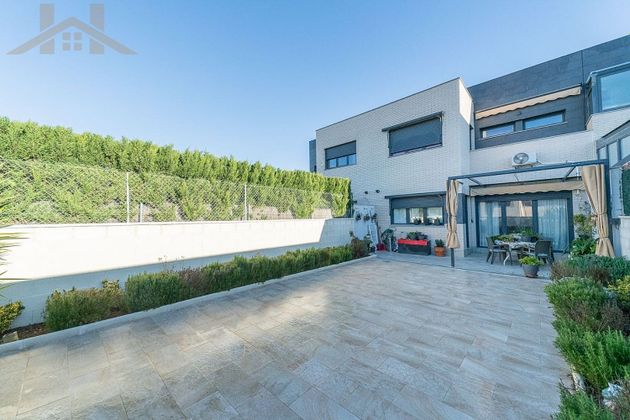 Foto 1 de Casa adossada en venda a calle De Ibiza de 4 habitacions amb terrassa i garatge
