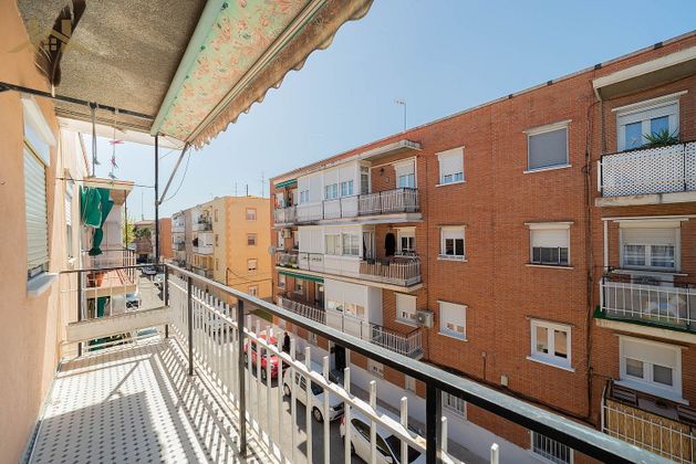 Foto 1 de Venta de piso en calle Rafael Alberti de 3 habitaciones con terraza y calefacción