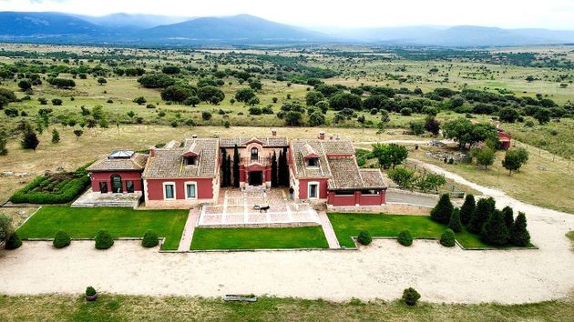 Foto 1 de Casa rural en venda a Sotosalbos de 6 habitacions amb terrassa i piscina