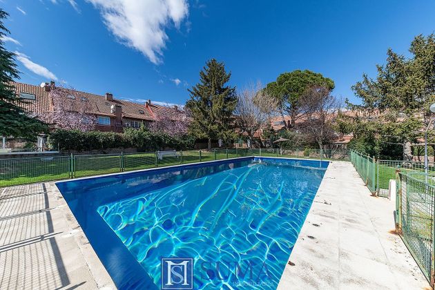 Foto 1 de Casa en venda a El Soto de la Moraleja de 5 habitacions amb terrassa i piscina