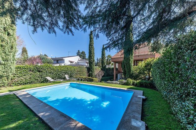 Foto 2 de Venta de casa en Piovera - Conde Orgaz de 5 habitaciones con terraza y piscina