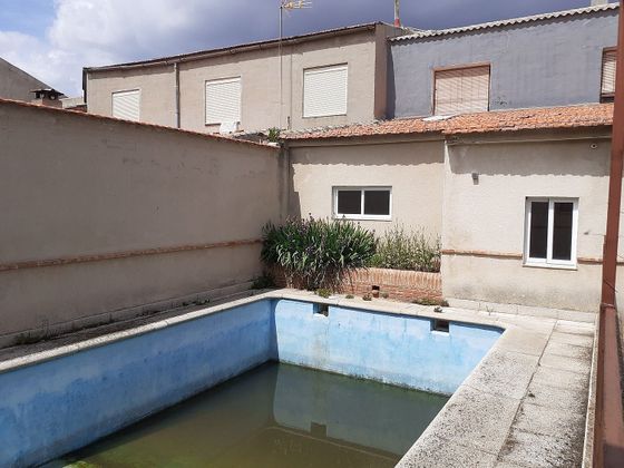 Foto 1 de Venta de casa adosada en Villarrubia de los Ojos de 5 habitaciones con terraza y piscina