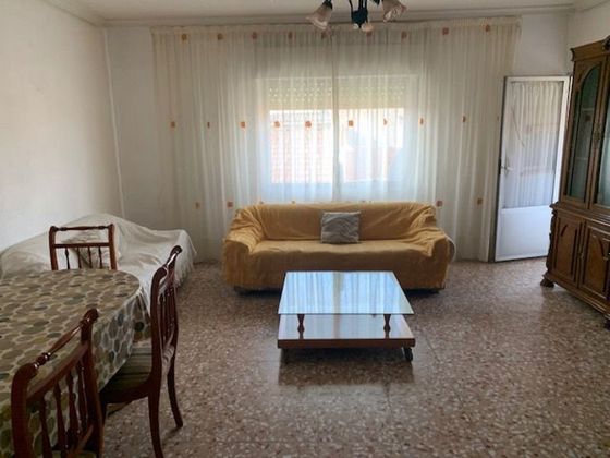 Foto 2 de Pis en lloguer a El Poblado - Abulagar de 3 habitacions amb terrassa i mobles