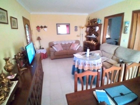 Foto 1 de Chalet en venta en El Poblado - Abulagar de 3 habitaciones con jardín y aire acondicionado