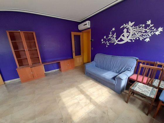 Foto 1 de Piso en venta en Carretera de Córdoba - Libertad de 3 habitaciones con terraza y calefacción